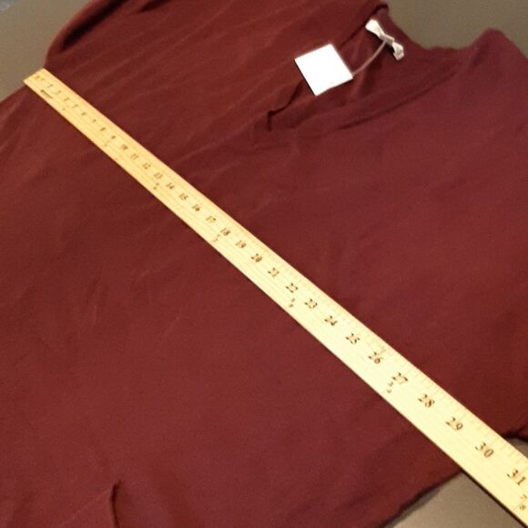 Versona Maroon Vee Neck Sweater with Pockets - Picture 6 of 9